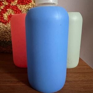 Bkr 500ml Glass Water Bottle with 3 Sleeves Translucent blue, pink and g…